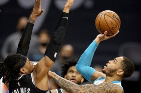 星空体育app-关于刚刚！里程碑夜里尔豪取连胜Ming与80激战老鹰分钟，风云突变夏洛特黄蜂关键时刻状态回暖的信息